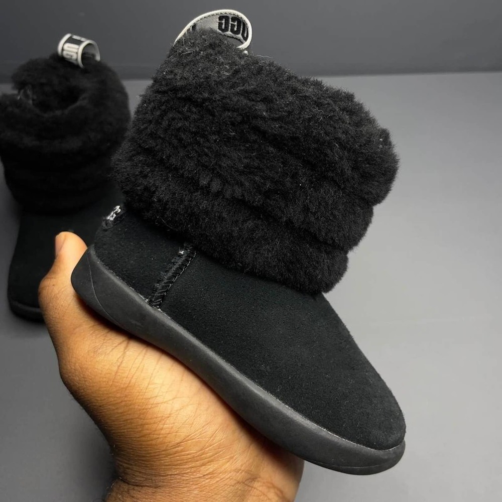 Used UGG Boots Kids Size 6C